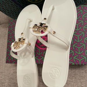 Tory Burch MINI MILLER FLAT THONG (white)